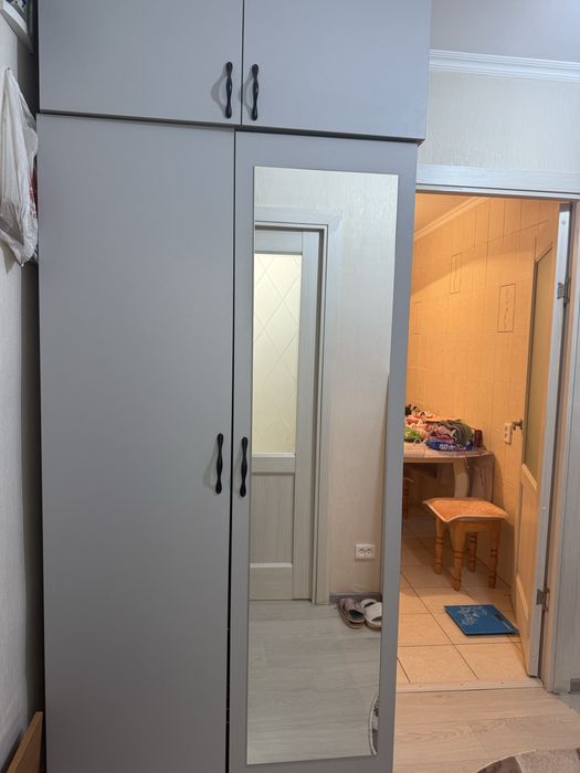 Шкаф в прихожую с зеркалом