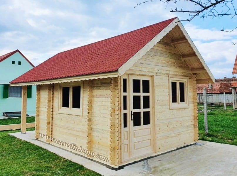 Construim căsuțe din lemn