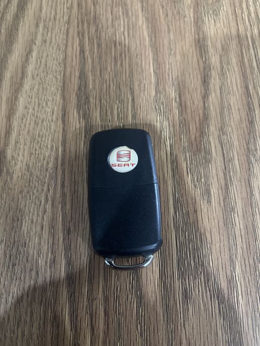 Ключ SEAT / VW корпус 5K0 837 202 AD — flip ключ (HU66, ID48)