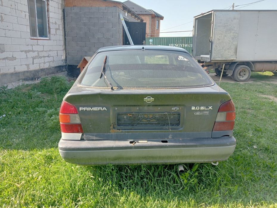 Nissan Primera 1992  года