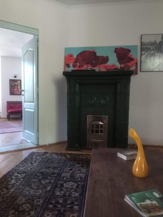 Vând apartament in vilă