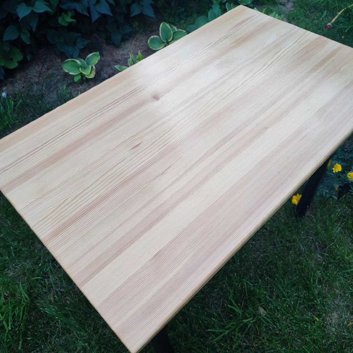 Стол и табуреты продам (комплект стол+ 4 табурета)