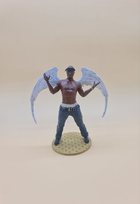 Фигурки на 2pac и Snoop Dogg в различни цветове и размер.