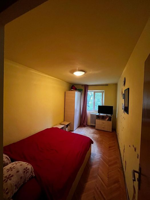 Vand apartament cu 3 camere
