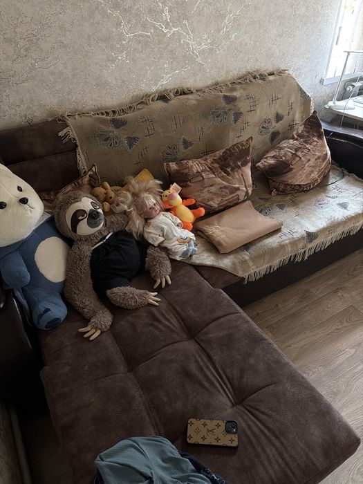 Продам диван срочно