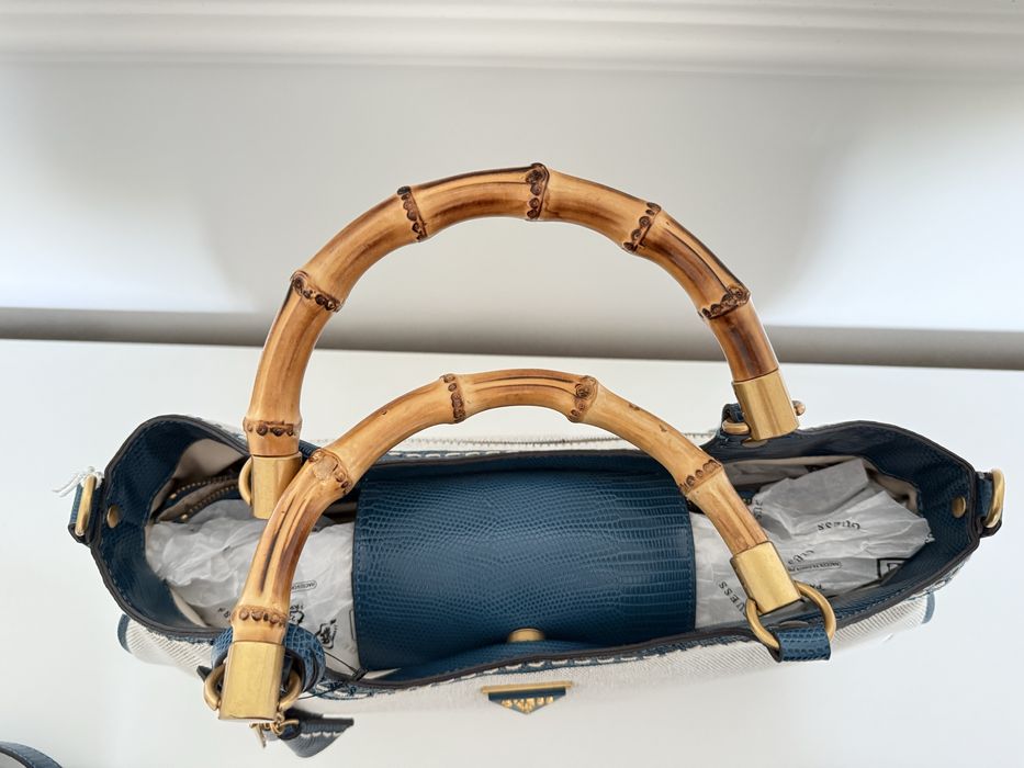 Нова дамска чанта Guess