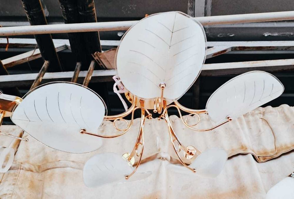 Люстры разные, новые