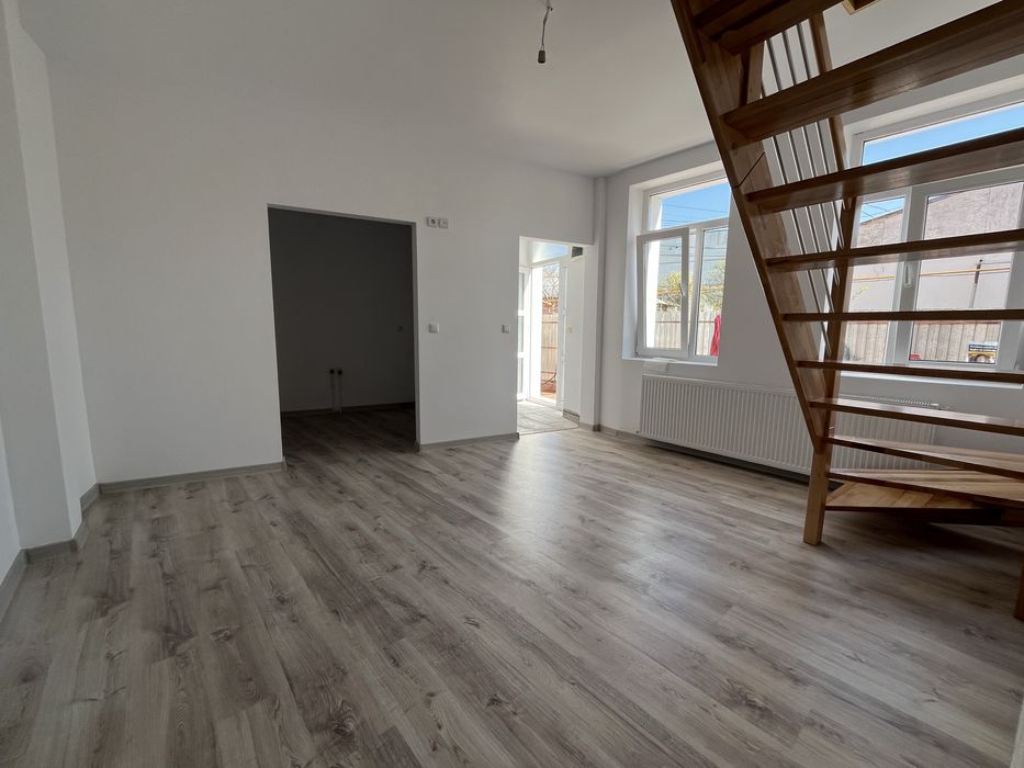 Casa caramida 3dormitoare-Zona Centrala