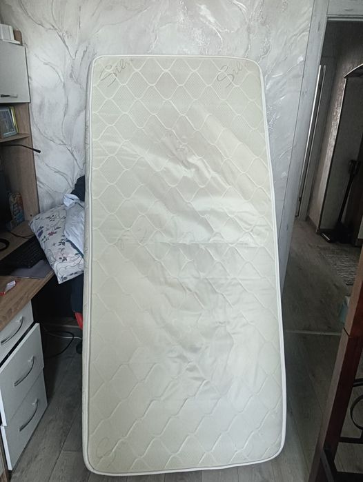 Продам матрас размер 200×90
