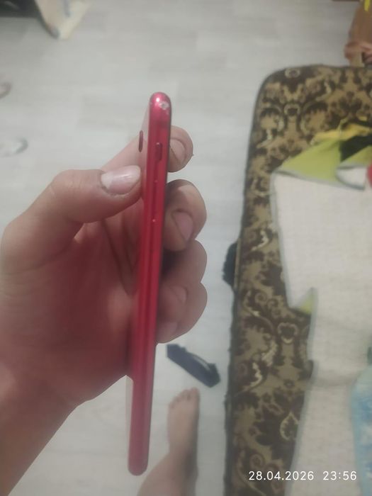 Продам обменяю айфон се 2020