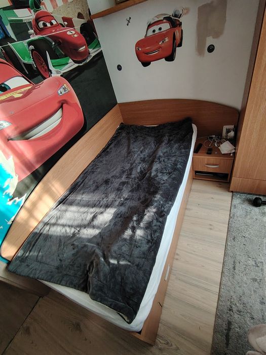 Camera completa tineret urgent.Birou gratis.