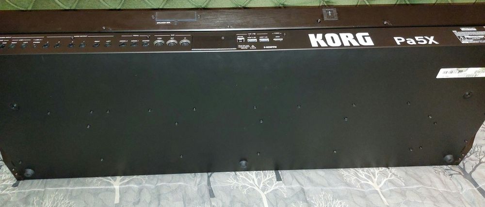 Много запазен клавир Korg Pa5x