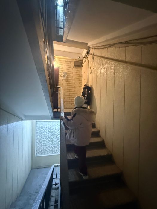 Новомосковская 3 -х комнатная квартира (своя) продаю срочно