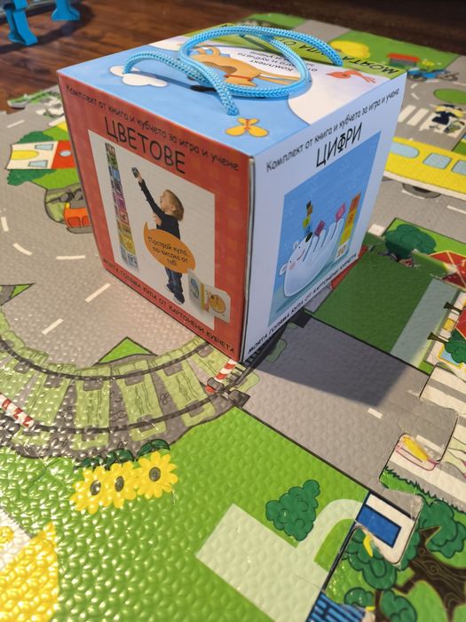 Образователна кула от кубчета