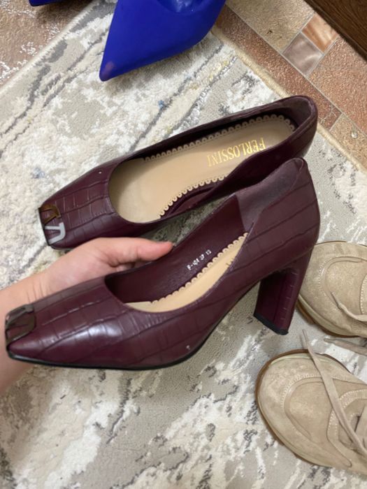 Женские туфли, кроссовки