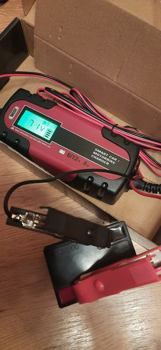 Redresor Auto pentru baterie 6V-12V 4A,cu microprocesor si display,Nou