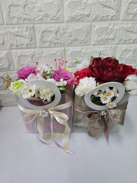 Сапунени рози и цветя в кутия или торбичка