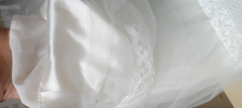 Платье белое нарядное на девочку