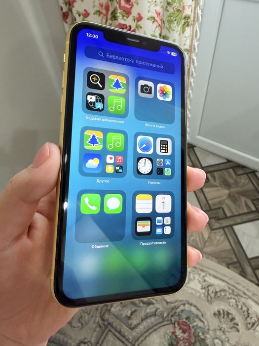 Продам айфон 11