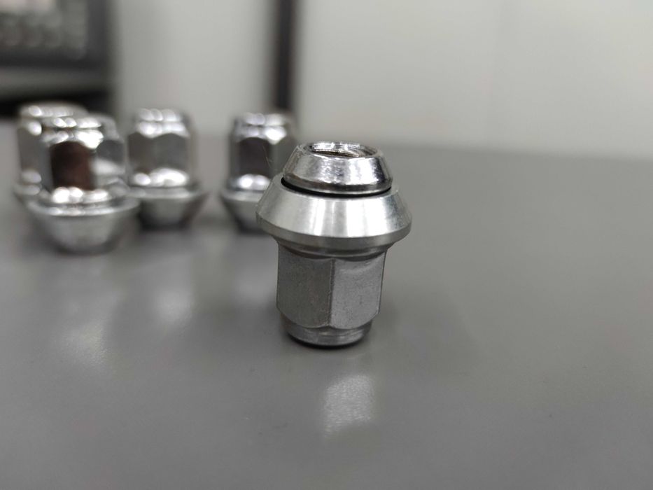 Нови Гайки за джанти Ford