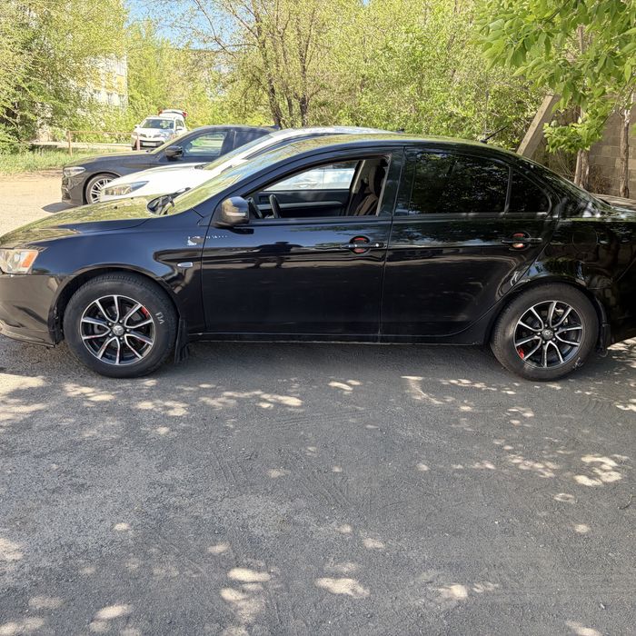 Продам mitsubishi lancer 2015 года 1.8