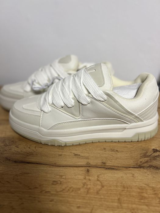 Маратонки Bershka