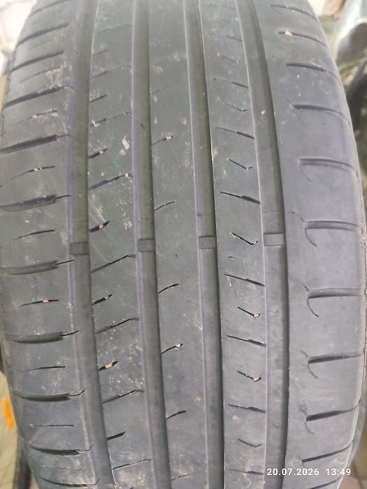 Покрышки 4 штуки r18 235/45