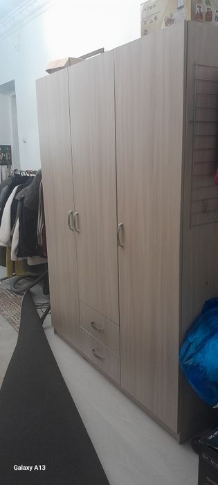 Шкаф почти новый