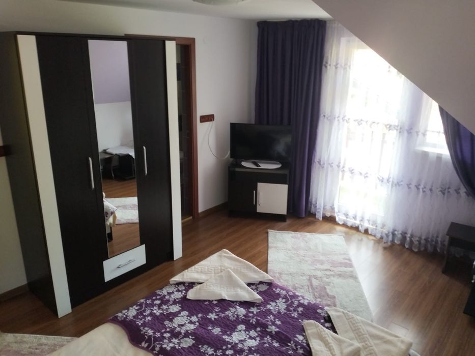 Cazare Moieciu de Jos/180 RON/noapte-7camere