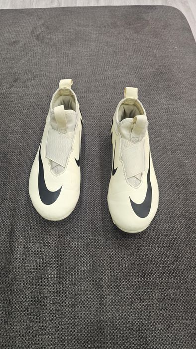 Деттск футболни обувки-Nike и Adidas