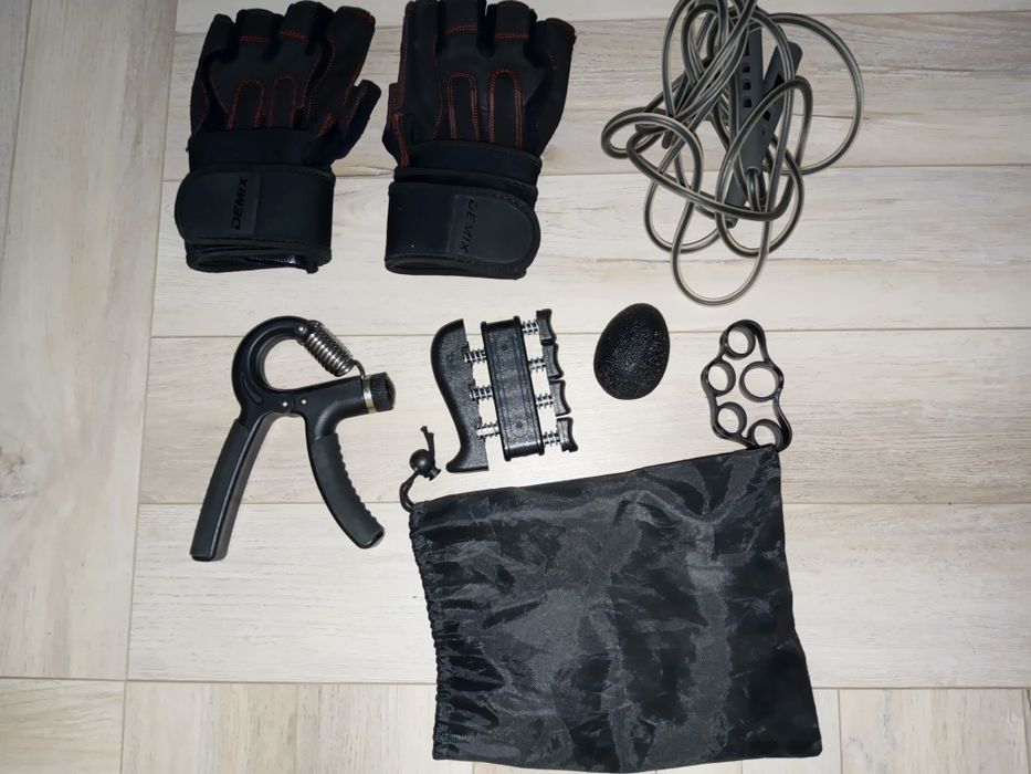 Набор эспандеров, перчатки, скакалка