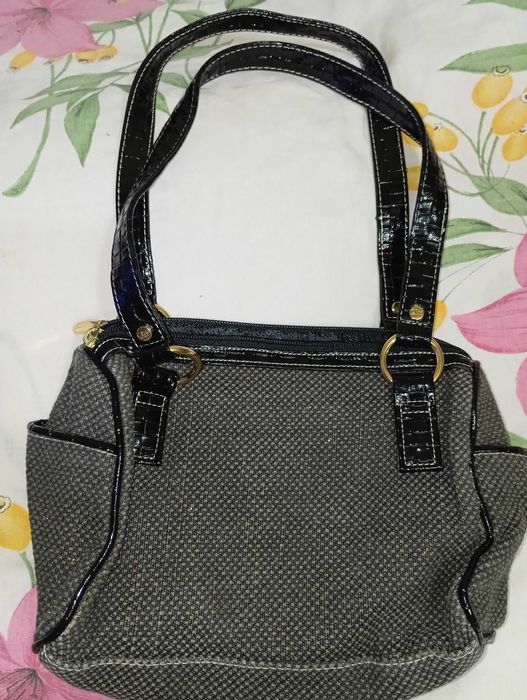 Geanta eleganta Charlotte Reid London gri cu insertii aurii, moderna