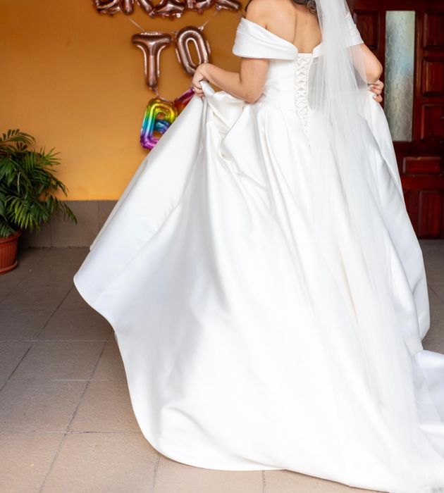 Vând rochie de mireasă