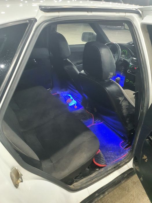 Приора хэтчбек 2012