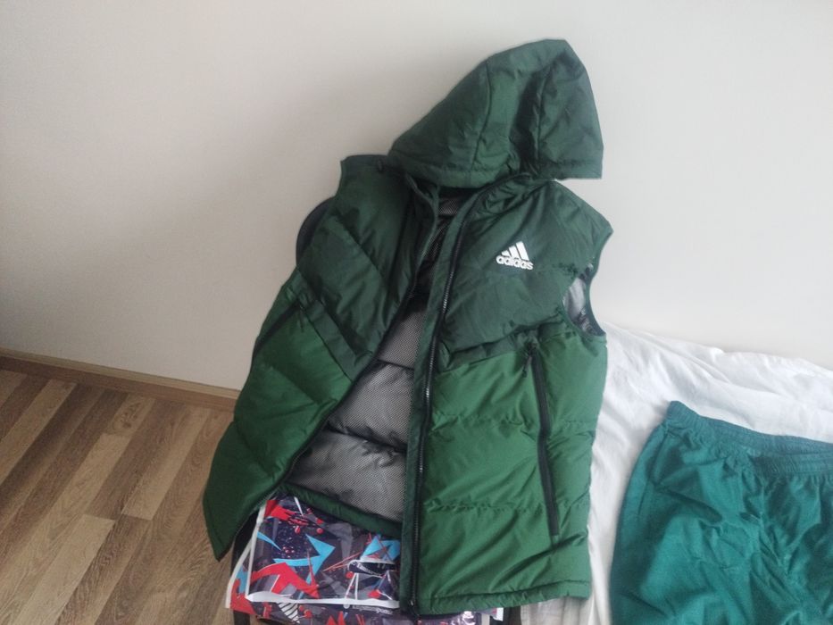 Костюм спортивный-безрукавка green не одевали