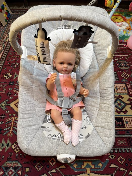 Продаю детский шезлонг Joie Wish (модель B1707)