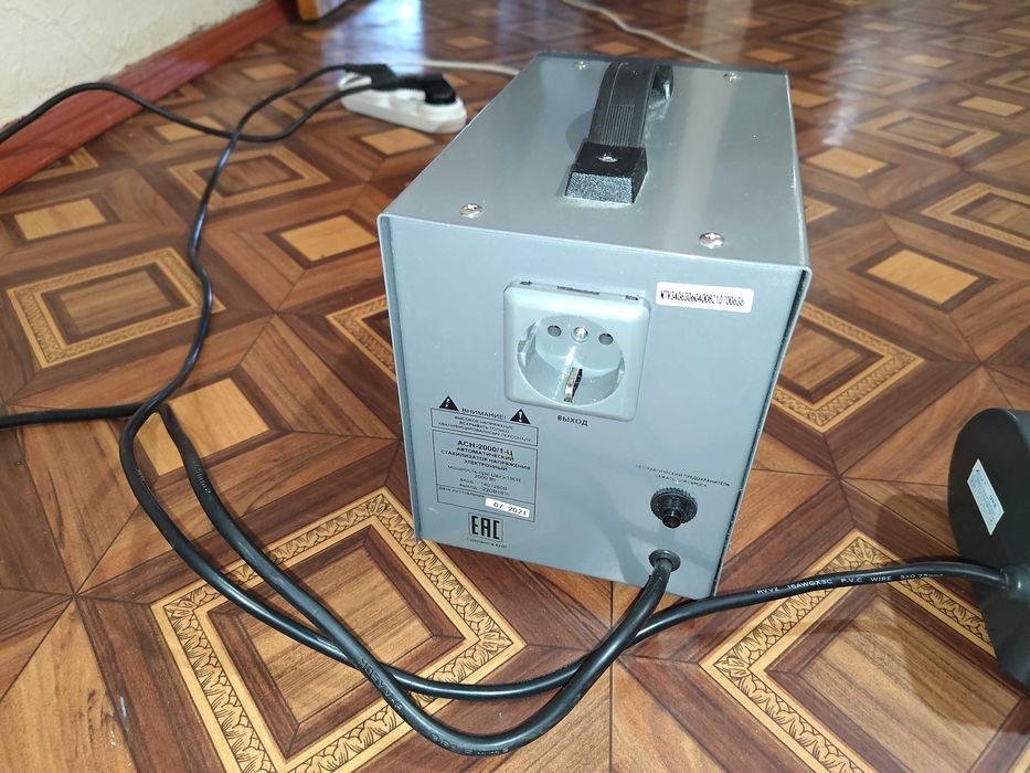 Продам стабилизаторы напряжения