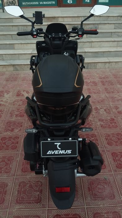 Benzinli skuter sotiladi