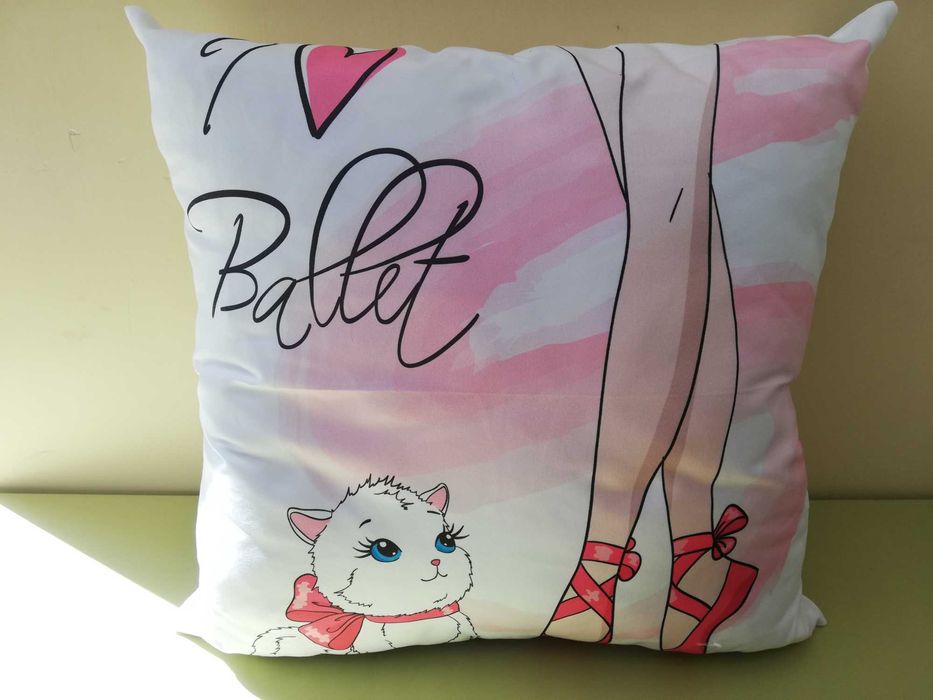 Нови възглавнички за момичета и декорация