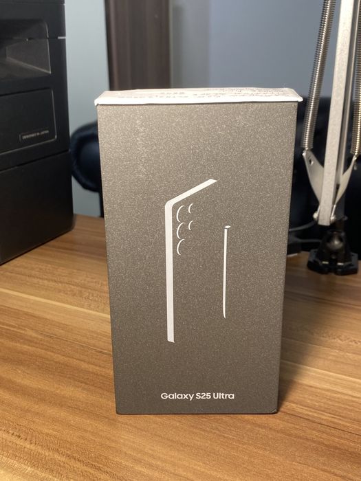 Samsung Galaxy S25 Ultra • 256 GB • Titanium Black