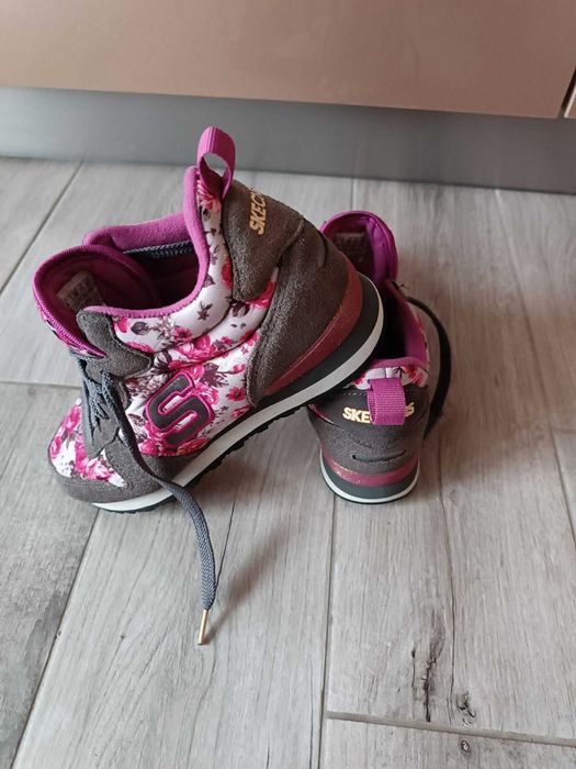 Маратонки със скрита подметка Skechers