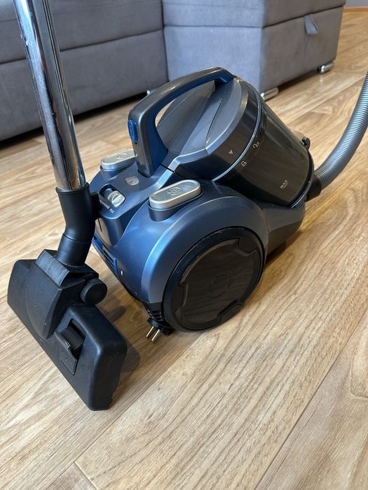 Продам пылесос ARG