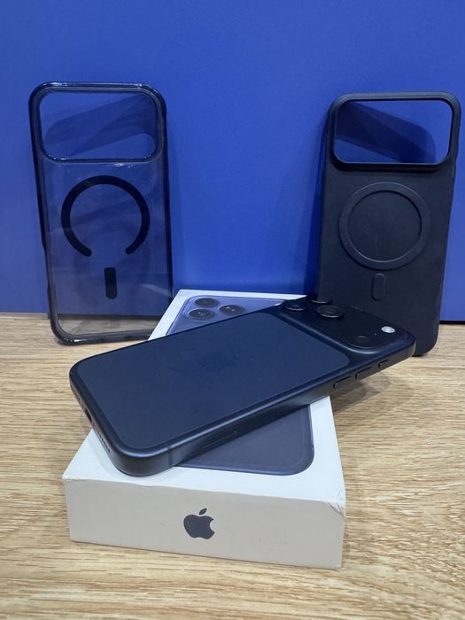 iPhone 17 Pro Max 512GB Deep Blue | Гаранция А1 | 96% Батерия (285 цикъла) | Пълен комплект + 2 кейса AmazingThing