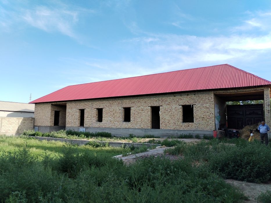 Tezda Uchastka sotiladi katej fasonda.