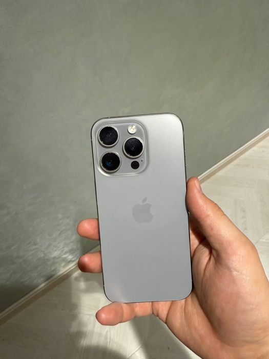 Iphone 15 pro natural