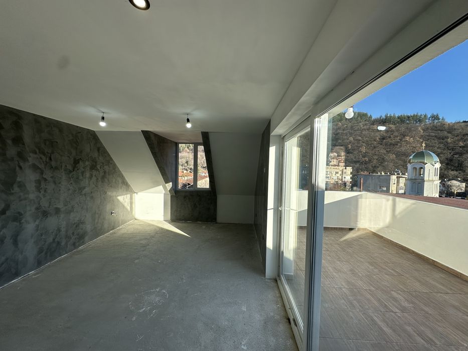 МЕЗОНЕТ 195кв гр.Дупница център, затворен комплекс+парко място