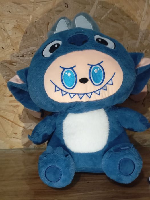 Продам мягки игрушка лабубу , есть одеал