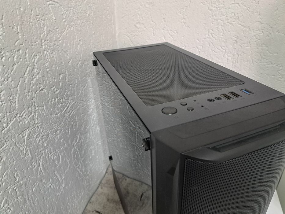 Продам игровой системный блок AEROCOOL  (идеал)