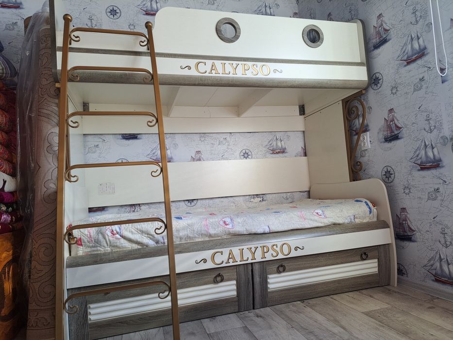 Продам  детский гарнитура.