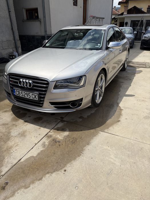 Audi S8 в перфектно състояние
